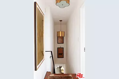 2556 Aberdeen Ave, Los Angeles, CA 90027 - Photo 47