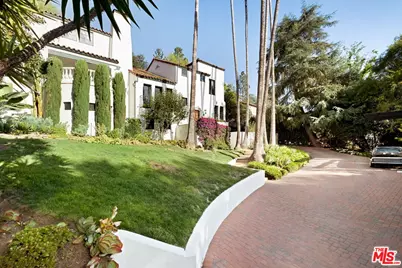 2556 Aberdeen Ave, Los Angeles, CA 90027 - Photo 3