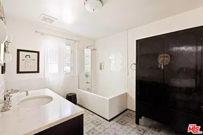 2556 Aberdeen Ave, Los Angeles, CA 90027 - Photo 45