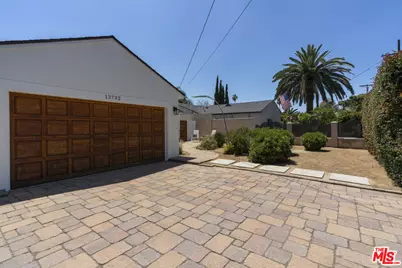 13732 Wyandotte St, Van Nuys, CA 91405 - Photo 43