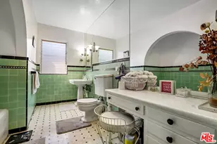 452 Smithwood Dr, Beverly Hills, CA 90212 - Photo 9