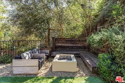 2601 Outpost Dr, Los Angeles, CA 90068 - Photo 29