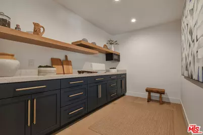 3721 Woodcliff Rd, Sherman Oaks, CA 91403 - Photo 17