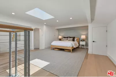 3721 Woodcliff Rd, Sherman Oaks, CA 91403 - Photo 27