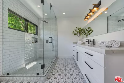 3721 Woodcliff Rd, Sherman Oaks, CA 91403 - Photo 23