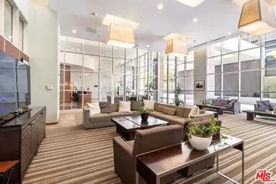 801 S Grand Ave #2211, Los Angeles, CA 90017 - Photo 29