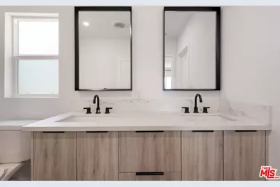 4261 Palmero Blvd, Los Angeles, CA 90008 - Photo 31