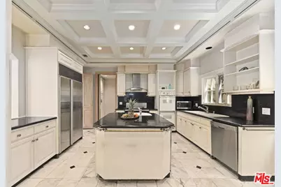14330 Mulholland Dr, Los Angeles, CA 90077 - Photo 11