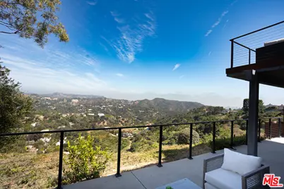 2728 Angelo Dr, Los Angeles, CA 90077 - Photo 13