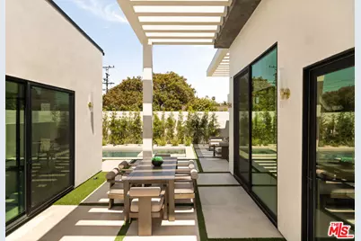 2137 Ashland Ave, Santa Monica, CA 90405 - Photo 15