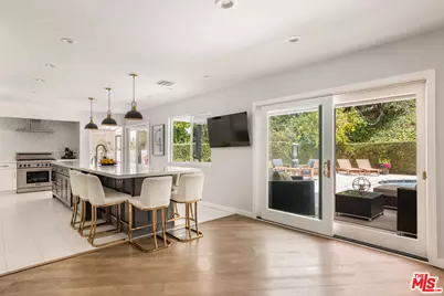 3450 Castlewoods Pl, Sherman Oaks, CA 91403 - Photo 7