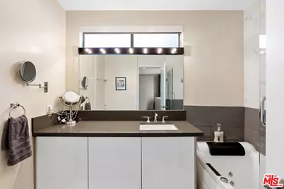 419 N Oakhurst Dr #203, Beverly Hills, CA 90210 - Photo 17