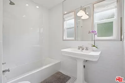 6418 Waring Ave, Los Angeles, CA 90038 - Photo 11
