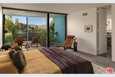 16045 Royal Mount Dr, Encino, CA 91436 - Photo 21