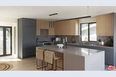 4100 Don Diablo Dr, Los Angeles, CA 90008 - Photo 11