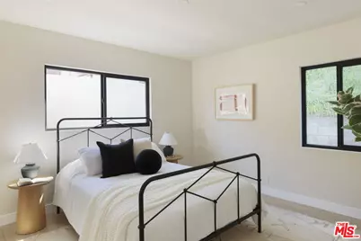 4100 Don Diablo Dr, Los Angeles, CA 90008 - Photo 17