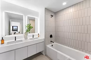 904 S New Hampshire Ave, Los Angeles, CA 90006 - Photo 13