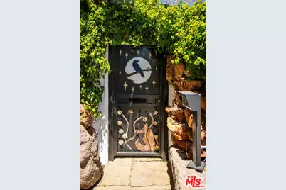 742 N Sycamore Ave, Los Angeles, CA 90038 - Photo 3