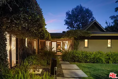 2220 Banyan Dr, Los Angeles, CA 90049 - Photo 3