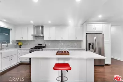 119 S Hobart Blvd, Los Angeles, CA 90004 - Photo 15