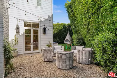 13210 Haney Pl, Los Angeles, CA 90049 - Photo 57