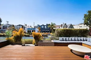 230 Carroll Canal, Venice, CA 90291 - Photo 29