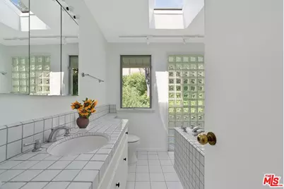 913 Chattanooga Ave, Pacific Palisades, CA 90272 - Photo 23