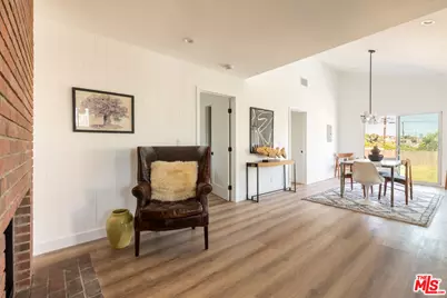 10516 Cimarron St, Los Angeles, CA 90047 - Photo 21