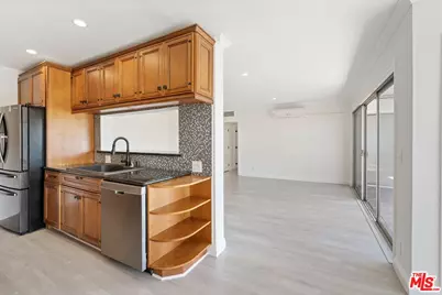 423 S Rexford Dr #303, Beverly Hills, CA 90212 - Photo 23