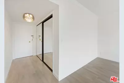 423 S Rexford Dr #303, Beverly Hills, CA 90212 - Photo 17