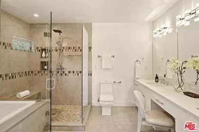 3238 Canyon Lake Dr, Los Angeles, CA 90068 - Photo 25