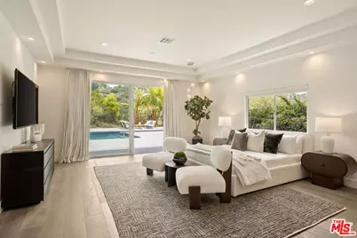3238 Canyon Lake Dr, Los Angeles, CA 90068 - Photo 23