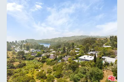 3238 Canyon Lake Dr, Los Angeles, CA 90068 - Photo 47