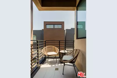 923 N Hilldale Ave, West Hollywood, CA 90069 - Photo 29