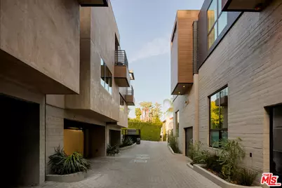 923 N Hilldale Ave, West Hollywood, CA 90069 - Photo 3