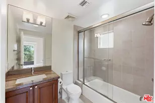 438 Arnaz Dr, Los Angeles, CA 90048 - Photo 11