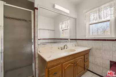 2124 W 112th St, Los Angeles, CA 90047 - Photo 21