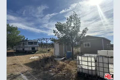 32049 213th St, Llano, CA 93544 - Photo 7