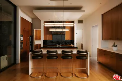8366 Sunset View Dr, West Hollywood, CA 90069 - Photo 7