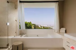 8366 Sunset View Dr, West Hollywood, CA 90069 - Photo 15