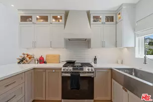 1152 S Windsor Blvd, Los Angeles, CA 90019 - Photo 11
