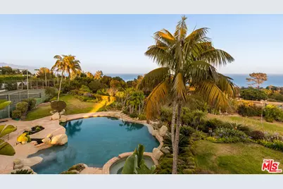 7160 Dume Dr, Malibu, CA 90265 - Photo 11