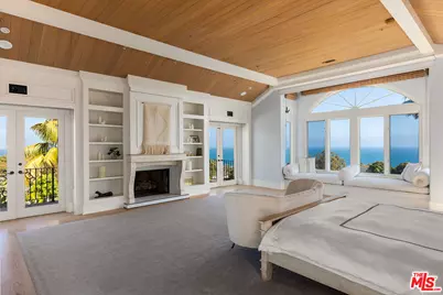 7160 Dume Dr, Malibu, CA 90265 - Photo 17