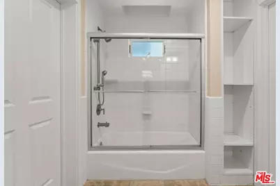 10616 Kinnard Ave #101, Los Angeles, CA 90024 - Photo 23