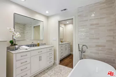 17228 Benner Pl, Encino, CA 91316 - Photo 29