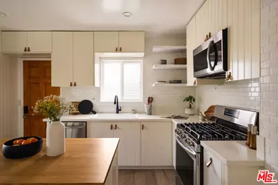 207 S Aviation Blvd, Manhattan Beach, CA 90266 - Photo 13