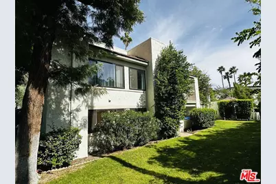 325 E Via Escuela #322, Palm Springs, CA 92262 - Photo 1