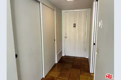 325 E Via Escuela #322, Palm Springs, CA 92262 - Photo 11