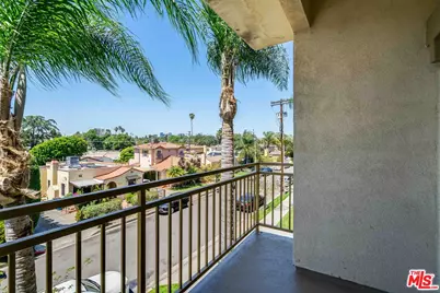 3328 Oakhurst Ave #207, Los Angeles, CA 90034 - Photo 13