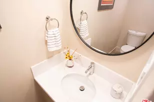 1900 Vine St, Los Angeles, CA 90068 - Photo 7